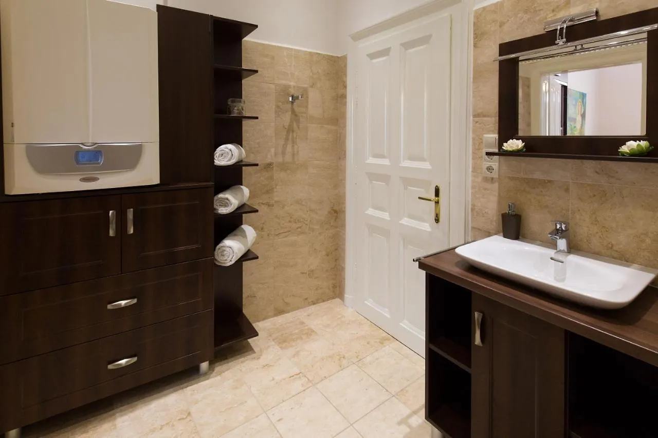 Elegant Apartment With Buda Castle View Βουδαπέστη
