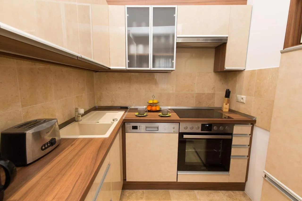 Elegant Apartment With Buda Castle View Budapest Ungarn