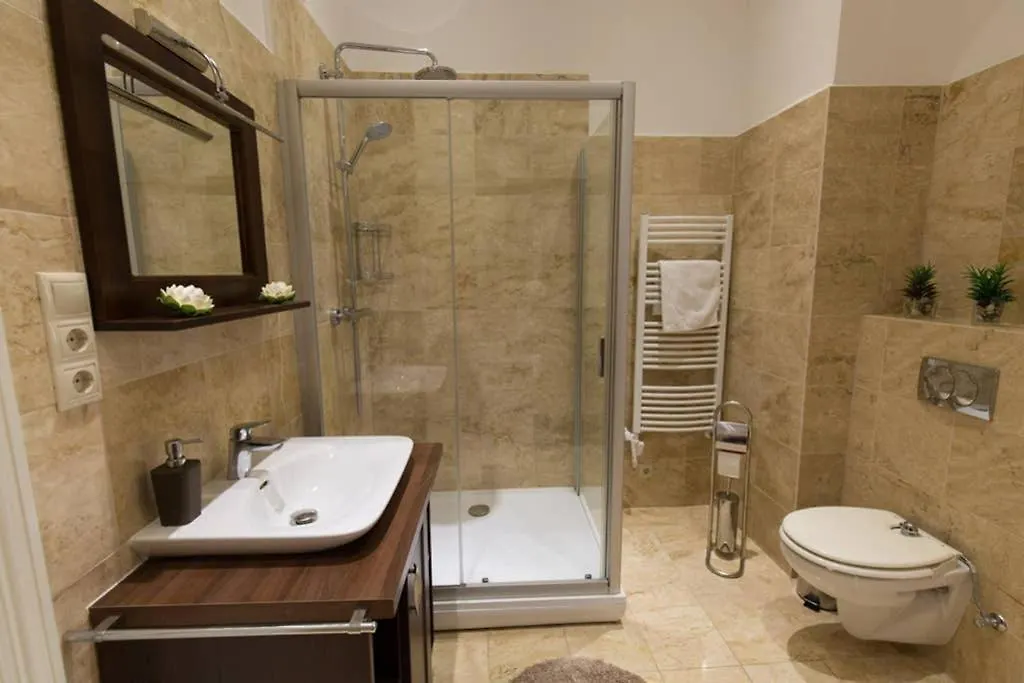 Elegant Apartment With Buda Castle View Budapest 0*,