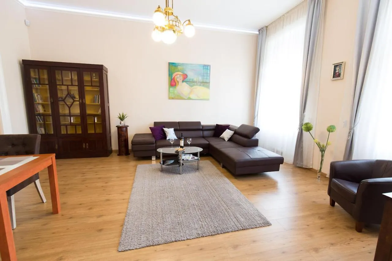 Elegant Apartment With Buda Castle View Budapest