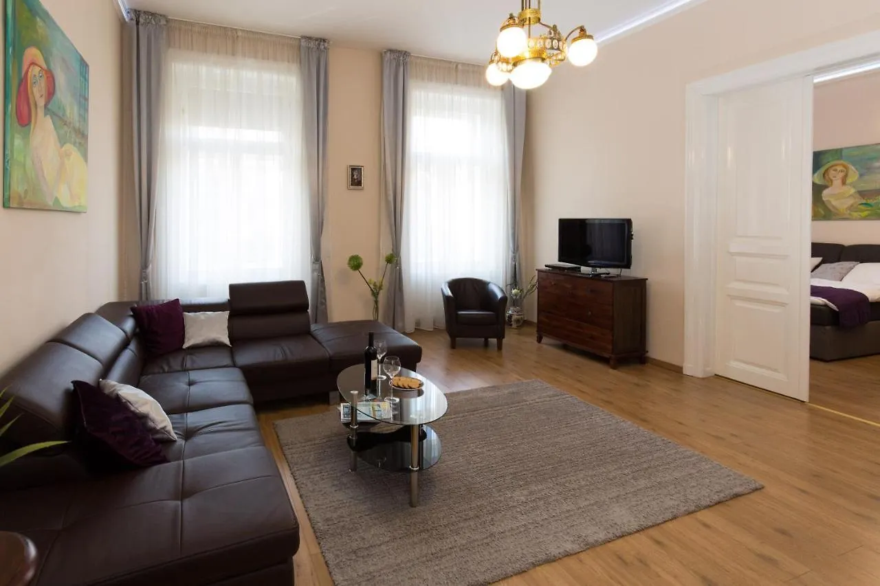 Elegant Apartment With Buda Castle View Budapest