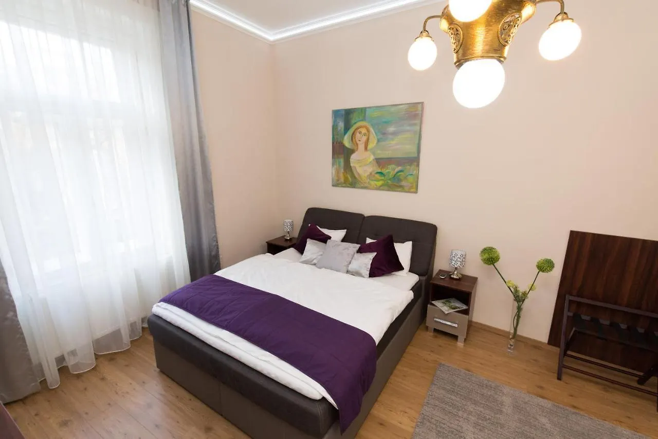 Elegant Apartment With Buda Castle View Budapest