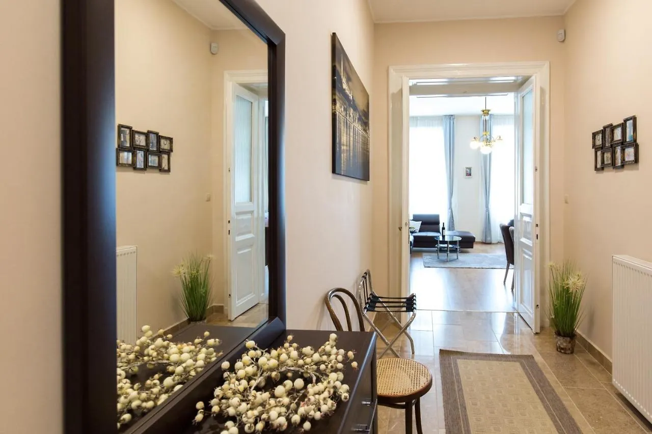 Elegant Apartment With Buda Castle View Budapest